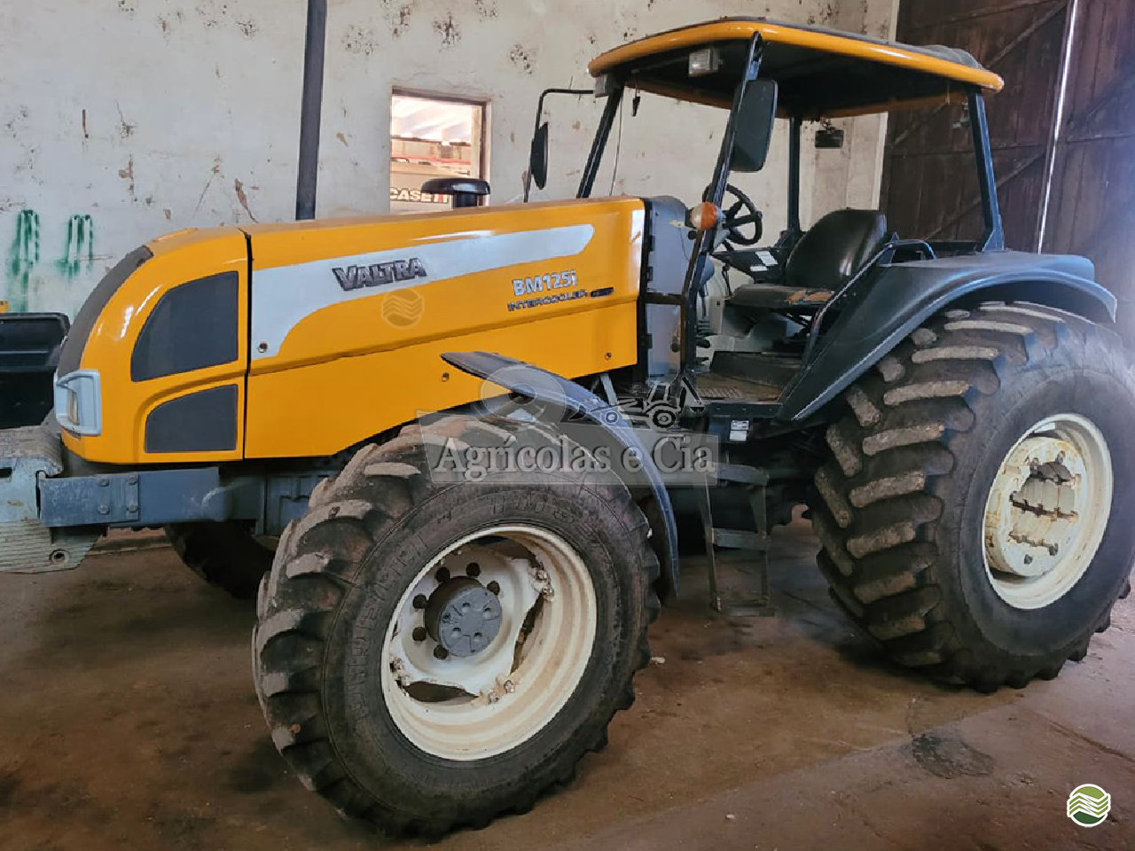 VALTRA BM 125 de Agricolas e Cia